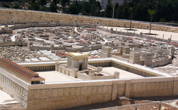 Model of the Second Temple courtyard and sanctuary