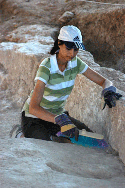 Amira, volunteer from North Africa Amira, volunteer from North Africa
