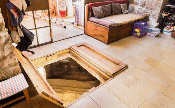 2,000 year-old ritual bath found under modern living room in Ein Karem 2,000 year-old ritual bath found under modern living room in Ein Karem