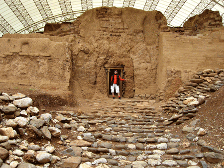 ItsGila stepping out of Dan's 18th century BC mud-brick gate