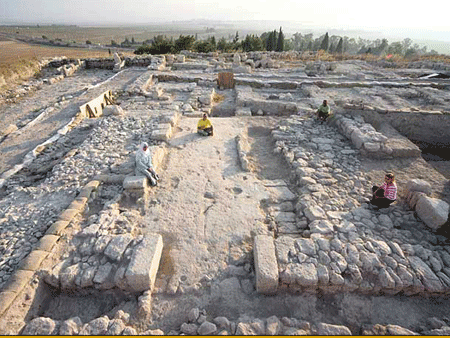 Southern stables excavated by Tel Aviv University Southern stables excavated by Tel Aviv University