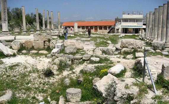 Mussa's restaurant at Sebaste opposite the Roman ruins